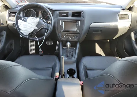 2017 Volkswagen Jetta Se z USA, uszkodzony, nr VIN 3VWDB7AJ9HM304509